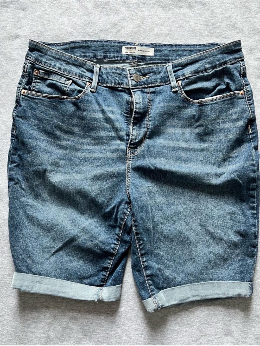Levi’s Signature Denim Roll-Cuff Women’s Shorts - Blue